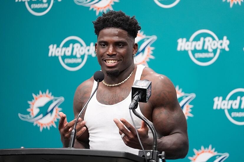 Tyreek Hill Detained